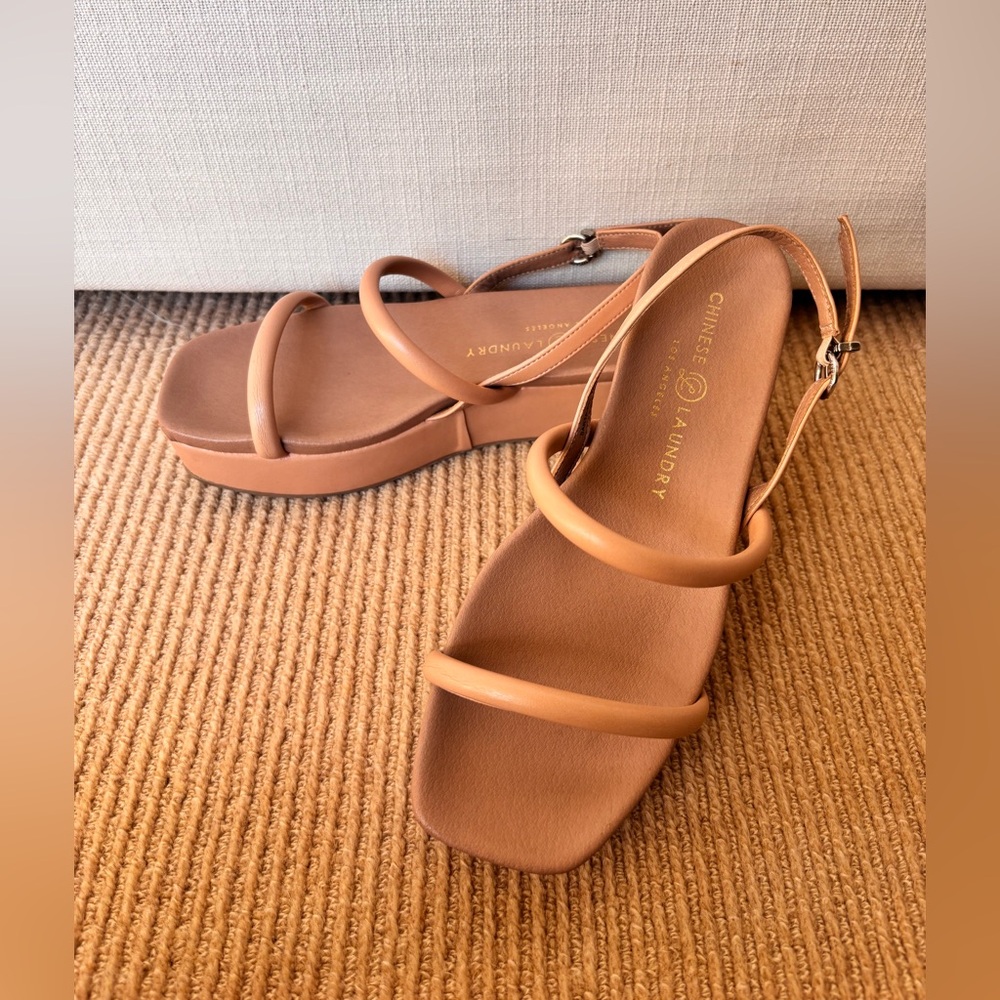 Chinese Laundry Skippy Platform Sandal - Picture 11 of 15